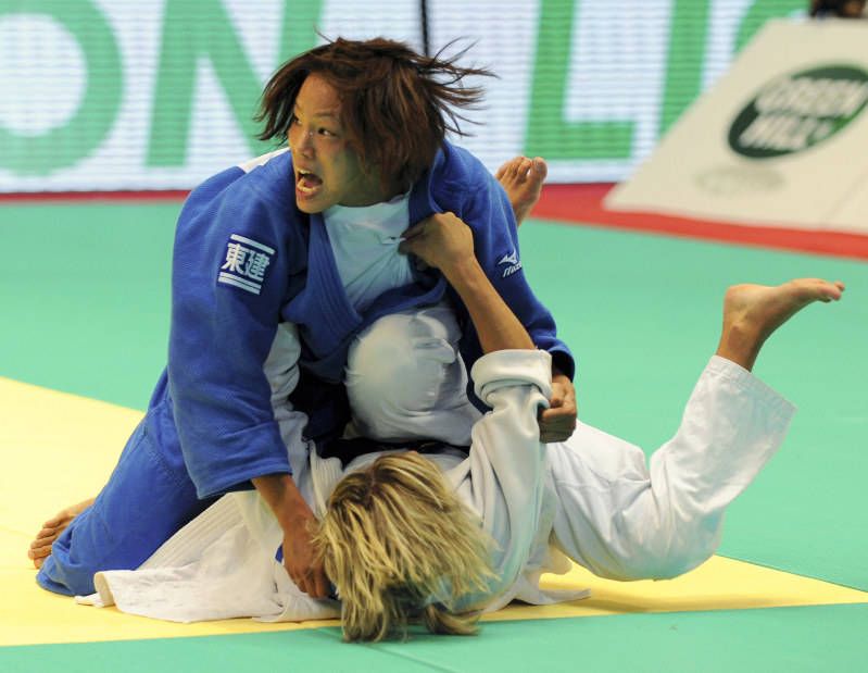 2010年の世界選手権女子57キロ級決勝で一本勝ちした松本薫。この階級で日本人初の頂点に立った=大西岳彦撮影