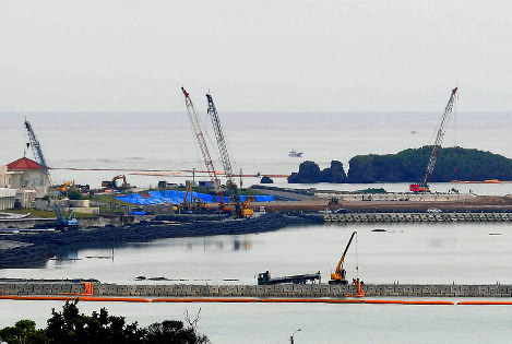 埋め立て工事が進む米軍キャンプ・シュワブ沿岸部＝沖縄県名護市辺野古で2019年2月25日午前9時46分、津村豊和撮影