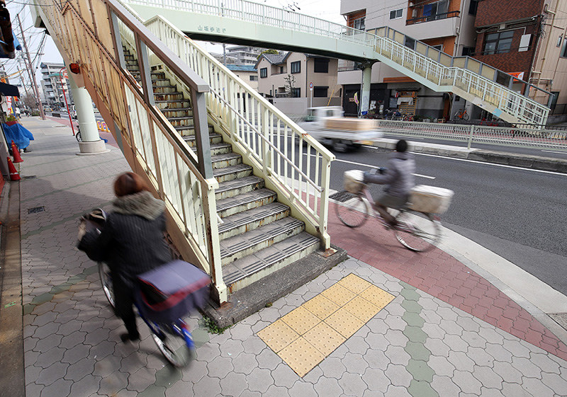 大阪市東住吉区の歩道で昨年10月 自転車同士の衝突