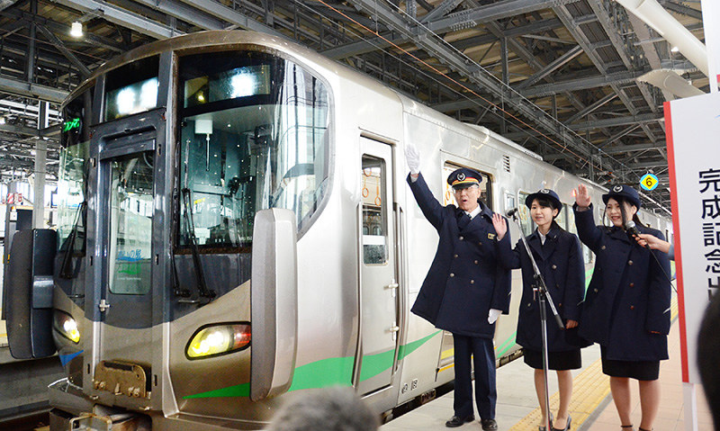 あいの風とやま鉄道：富山駅高架化完了 南、北口改札廃止 中央口に一本化 新幹線乗り換え時間大幅短縮 ／富山 | 毎日新聞