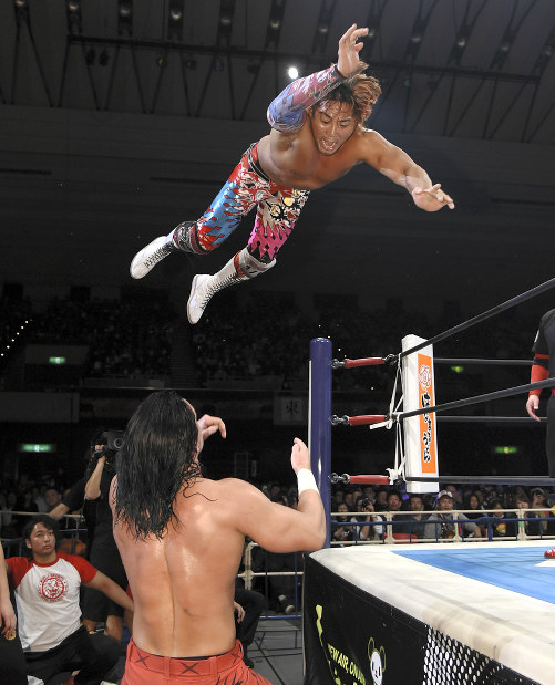 プロレス 世界ジュニアヘビー級王者 青木篤志さん事故死 首都高でバイク転倒 毎日新聞