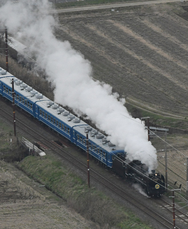 煙を吐いて「デゴイチ」 「SL北びわこ号」でデビュー JR北陸線 | 毎日新聞