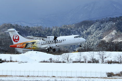 夢のくるまコンテスト 夢のくるま を贈呈 受賞児童２人に 大府市 愛知 毎日新聞