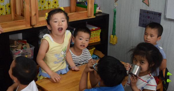 中国「高すぎる幼稚園」 私立接収方針で混乱も | 毎日新聞