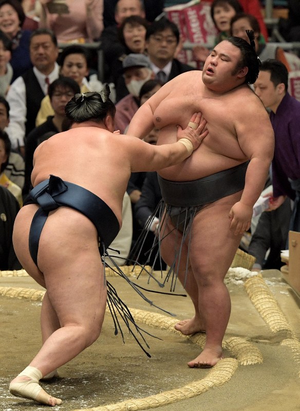 大関取りの貴景勝 序盤で2敗目 大相撲春場所5日目 毎日新聞