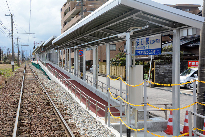 富山地方鉄道 栄町駅 開業 学生の利用増見込む 富山 毎日新聞