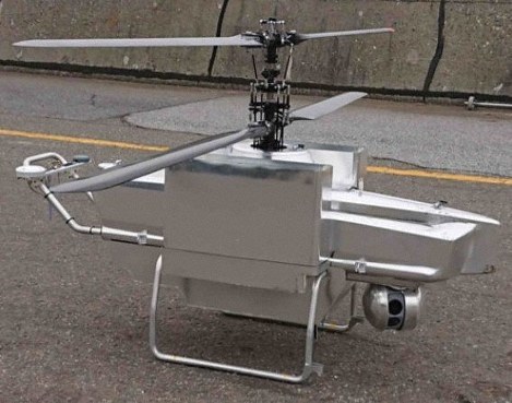 上空から現場の状況を確認するドローンタイプの偵察・監視ロボ。耐熱性の高い特殊装甲が施されている=消防研究センター提供