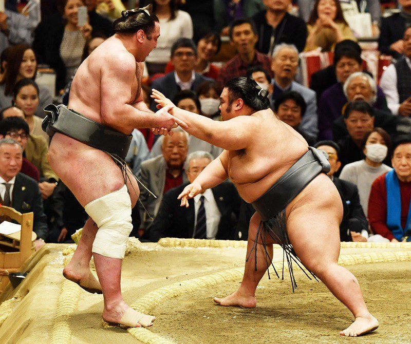 大相撲：白鵬が全勝優勝 最多更新の42回目 横綱対決制す [写真特集1/7