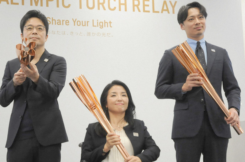 東京パラリンピック聖火リレー トーチは「桜ピンク」 | 毎日新聞