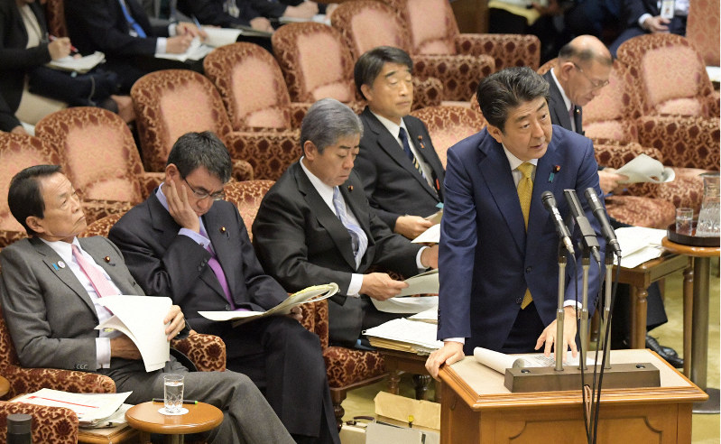 今度こそ増税…(参院予算委員会で答弁する安倍晋三首相)=2019年3月18日、川田雅浩撮影