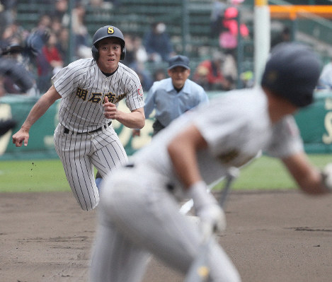明石商業　甲子園2019年
ポロシャツ 明石商、エース中森がソロ本塁打 リード広げる | 毎日新聞