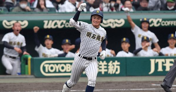 明石商3年ぶり8強 打線活発、13安打で13得点 | 毎日新聞