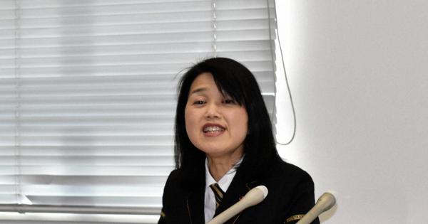 JR九州博多駅に初の女性駅長「誠心誠意努めたい」 | 毎日新聞 JR九州博多駅に初の女性駅長「誠心誠意努めたい」 | 毎日新聞