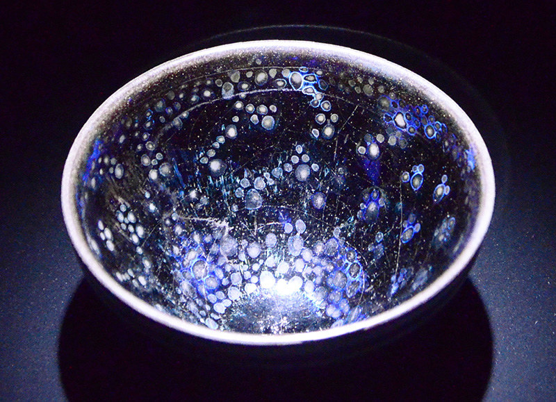 大徳寺龍光院」展：国宝「曜変天目」 器のきらめき堪能 ２０３点 来月１９日まで、甲賀・ミホミュージアム ／滋賀 | 毎日新聞