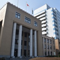 佐賀県庁＝佐賀市城内1で2019年2月26日、池田美欧撮影