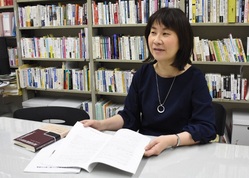 外国人増加の時代に法廷通訳の登録者が減る理由とは 写真特集3 4 毎日新聞