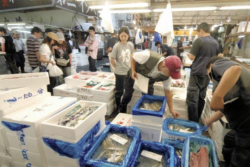 豊洲市場 一般開放検討 仲卸で買いたい 開場半年 活性化目指す 毎日新聞