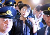 2014年10月、政治団体の不明朗な政治資金支出を巡り、小渕優子経済産業相が辞任＝小川昌宏撮影