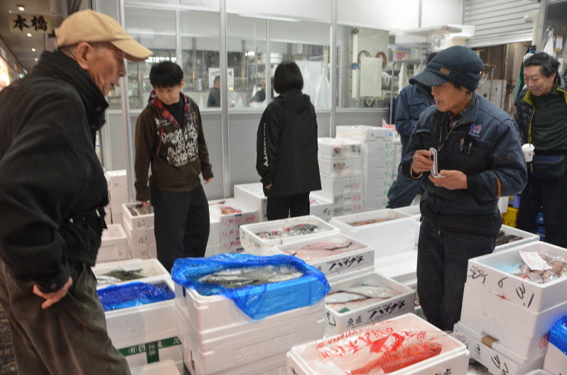 豊洲市場 一般客への開放検討 衛生面や安全面に懸念も 毎日新聞