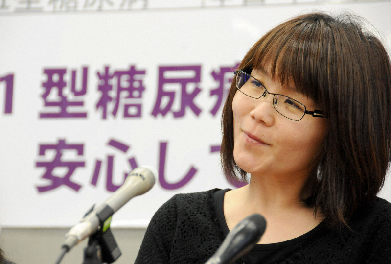 判決後の記者会見で笑顔を見せる原告の滝谷香さん=大阪市北区で2019年4月11日午後5時1分、茶谷亮撮影