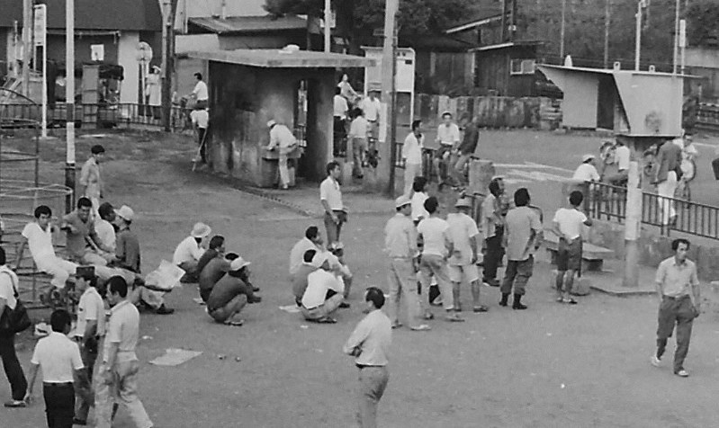 西成 あいりん地区の 街頭テレビ 復活 地元企業が管理引き継ぐ 毎日新聞