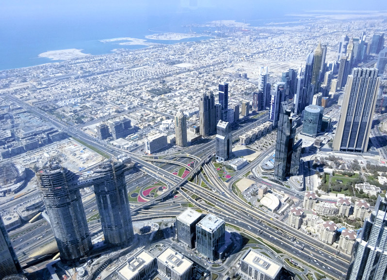 世界のまちかどで：ここに注目！／240 アラブ首長国連邦 世界一