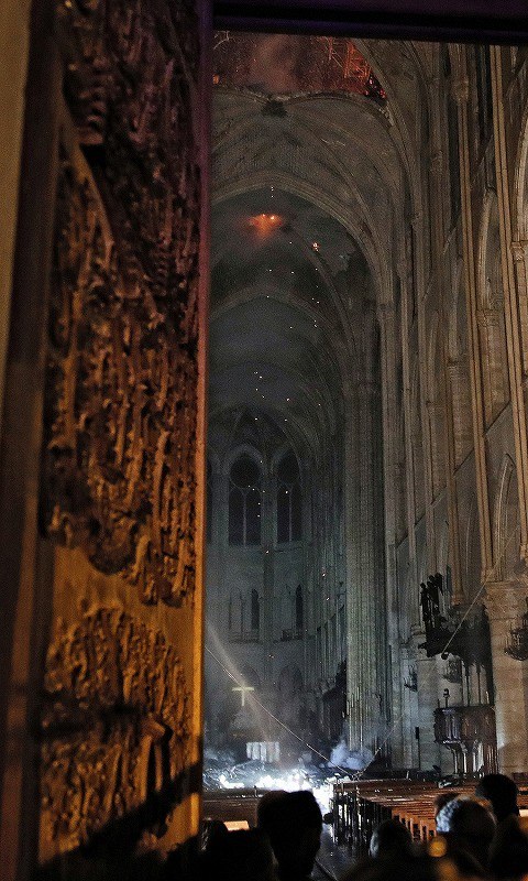 パリのノートルダム大聖堂で大規模火災 [写真特集27/27] | 毎日新聞