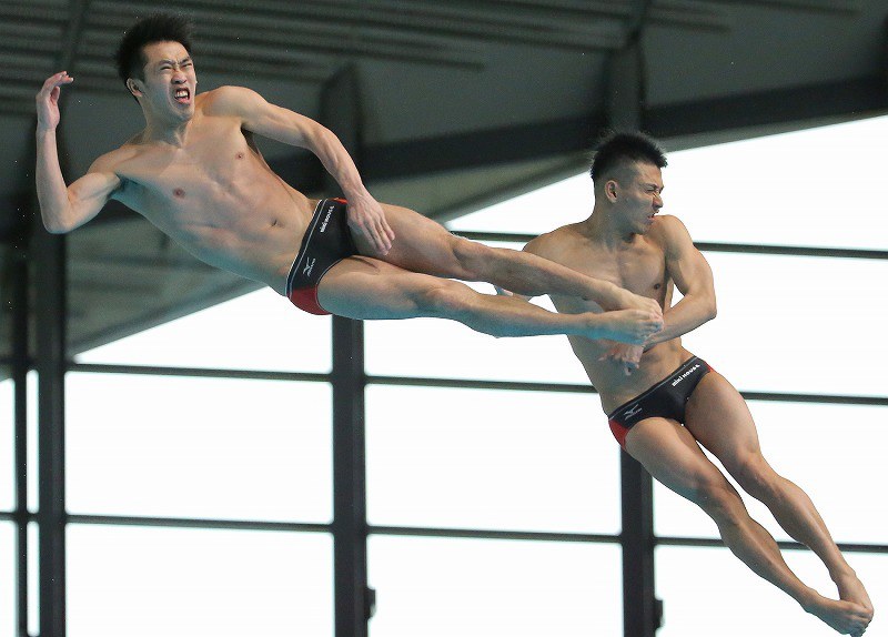 坂井 寺内組v 息の合った演技で最高点 男子シンクロ板飛び込み 写真特集1 7 毎日新聞