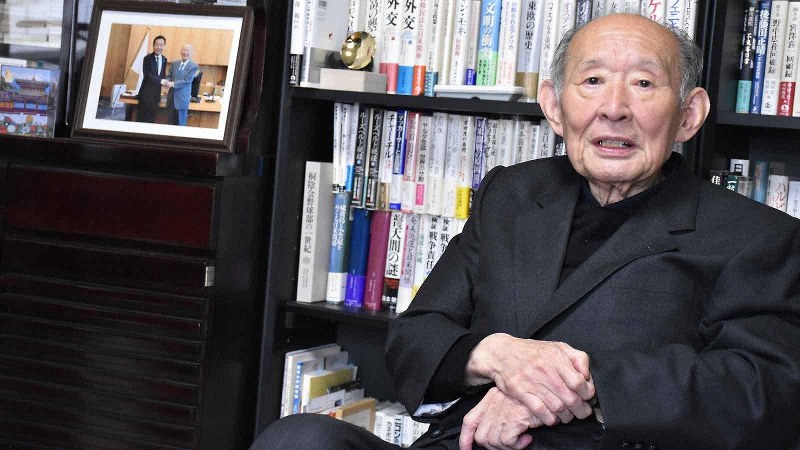 藤井裕久氏=須藤孝撮影