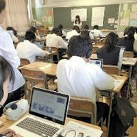 都立高入試でのスピーキングテスト導入に向けて昨年実施された調査の様子＝東京都教委提供