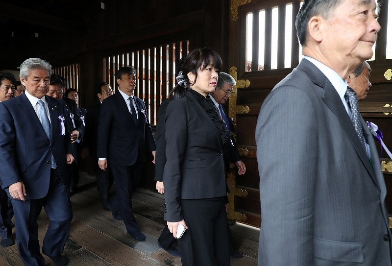 国会議員 靖国神社参拝 写真特集3 6 毎日新聞 国会議員 靖国神社参拝 写真特集3 6 毎日新聞