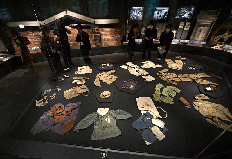 一人一人の死に思いを 改装した原爆資料館本館 報道陣に公開 毎日新聞 一人一人の死に思いを 改装した原爆資料館本館 報道陣に公開 毎日新聞