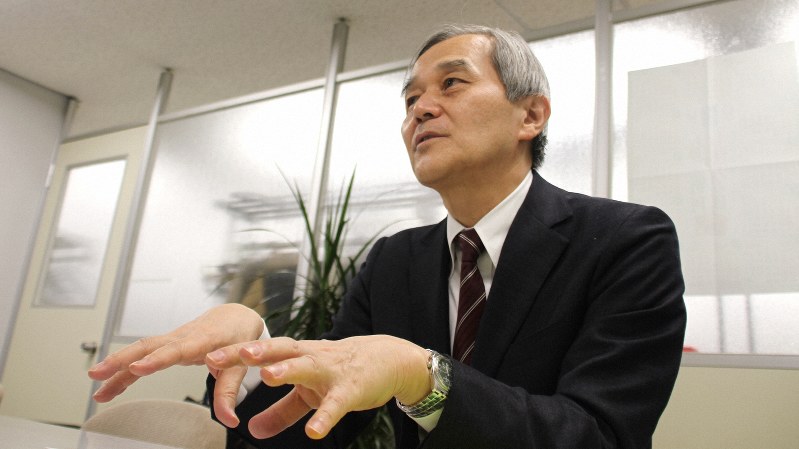 楠木新さん=2019年2月25日、川村彰撮影