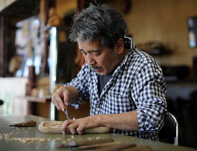 eye：北海道平取町 家族で紡ぐアイヌの誇り [写真特集5/14] | 毎日新聞
