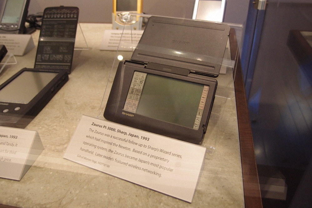 スマホ先取り、平成彩った「ザウルス」 「中の人」が語る「日本に足り