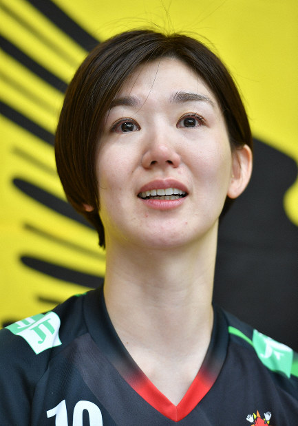 女子バレー、栗原恵が現役引退へ 元アテネ・北京五輪代表 | 毎日新聞