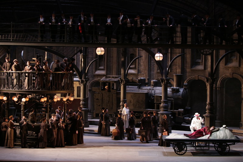 「マノン・レスコー」第1幕より=2019年4月、ミラノ・スカラ座 (C) Taetro alla Scala