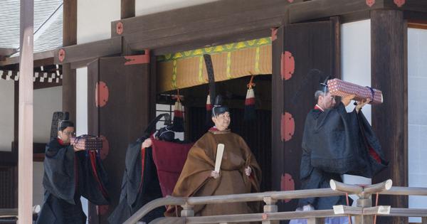 天皇陛下「期日奉告の儀」 即位後初の宮中祭祀 皇后さまも拝礼