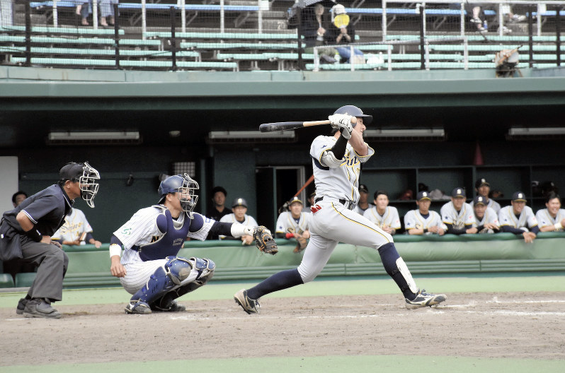 【西濃運輸3-4日本通運】八回表西濃運輸2死二塁、谷恭兵が同点となる中前適時打を放つ=岐阜市の長良川球場で
抜群の安定感をみせた三村政司伸治撮影