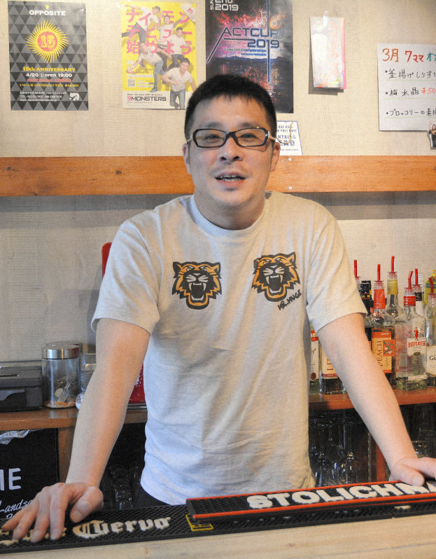 LGBTへの理解促進の活動をおこなう桑木昭嗣さん＝札幌市で2019年4月10日午後5時25分、日下部元美撮影