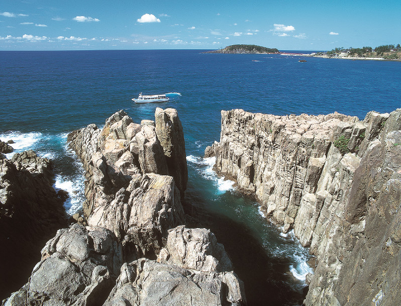 １０連休 県内観光地の来訪者数 東尋坊が最多の３１万人 福井 毎日新聞