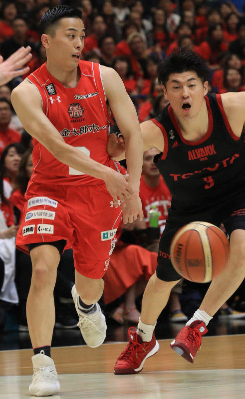 Bリーグ チャンピオンシップ決勝：アルバルク東京―千葉ジェッツ [写真