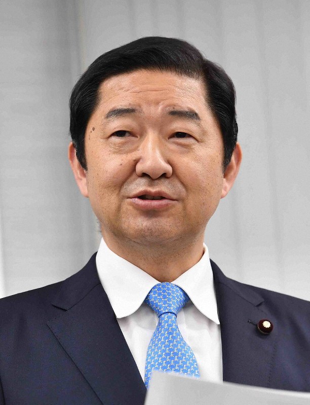 記者会見で都構想の住民投票に関して言及する公明党の佐藤茂樹大阪府本部代表=大阪市西区で2019年5月11日午後1時28分、望月亮一撮影