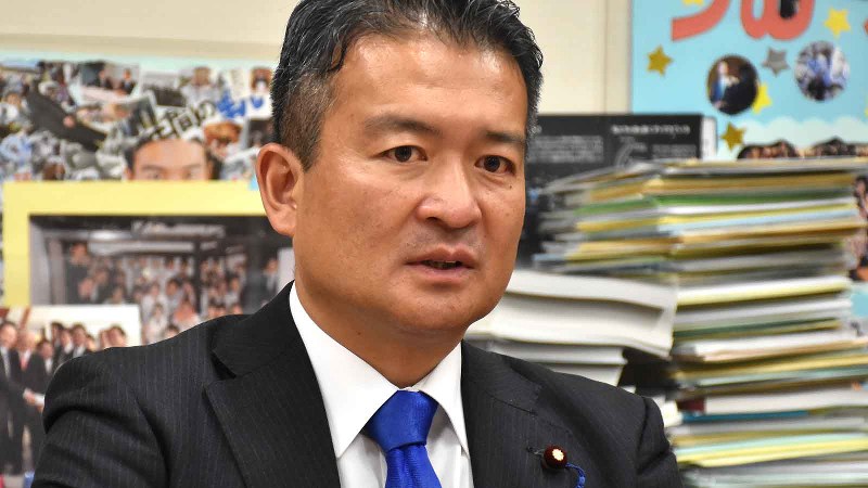津村啓介氏=須藤孝撮影