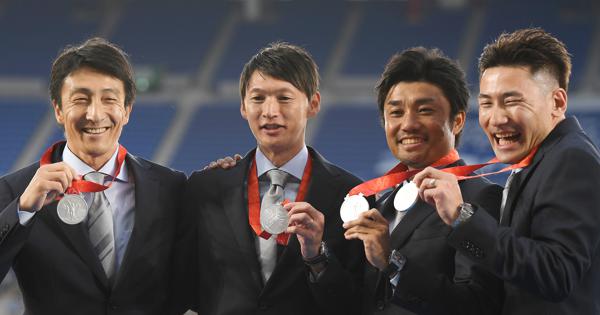 【稀少】サイン（額入り）朝原、末續、髙平、塚原、北京陸上リレー 北京オリンピック4×100mリレー銀メダルセレモニー】朝原宣治