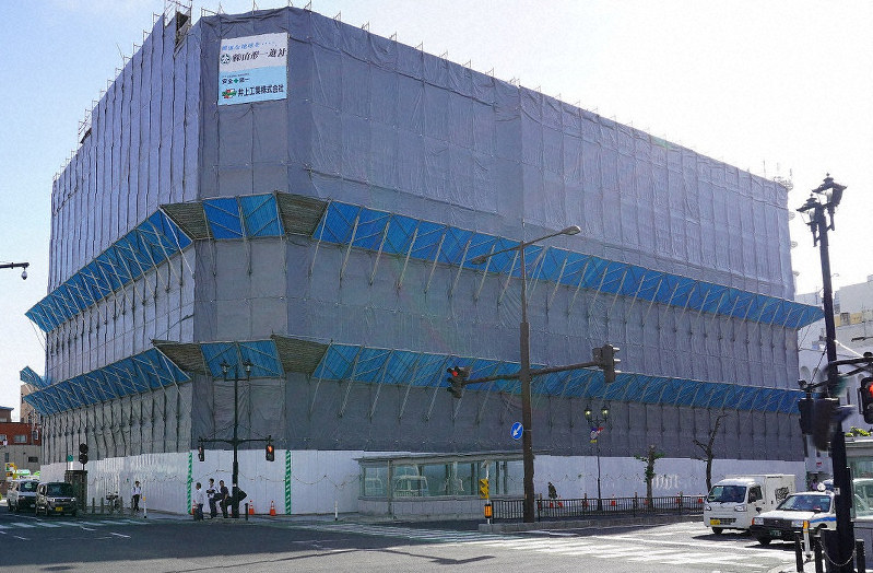ホテルが建設される旧十字屋山形店ビル=山形市で2019年5月20日午後4時7分、後藤逸郎撮影