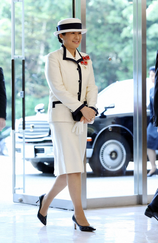 皇后さまが全国赤十字大会出席 皇后として初の単独公務 毎日新聞
