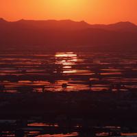夕焼け田植え 真っ赤な空知 [写真特集3/3] | 毎日新聞