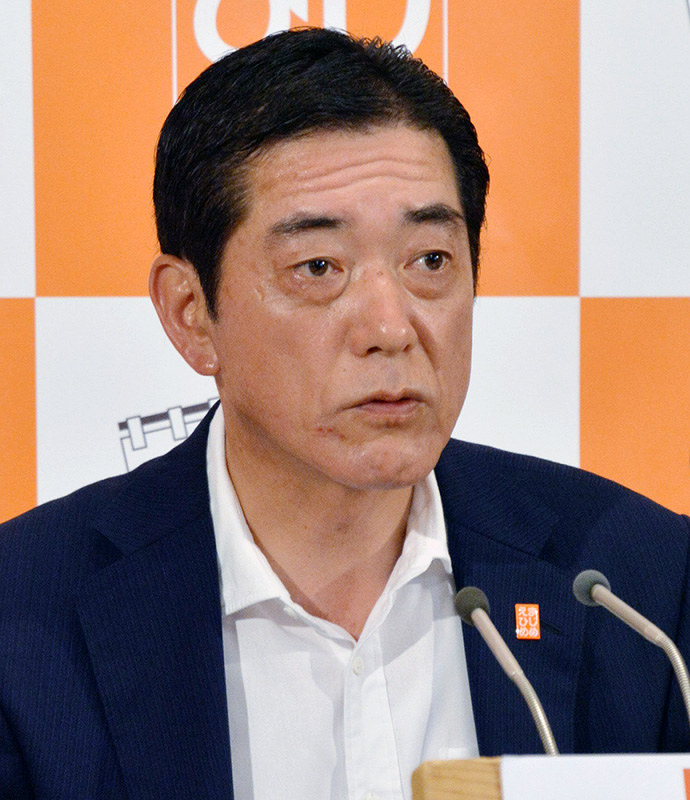 選択的夫婦別姓制度について議論の必要性を強調した中村時広愛媛県知事=同県庁で、花澤葵撮影