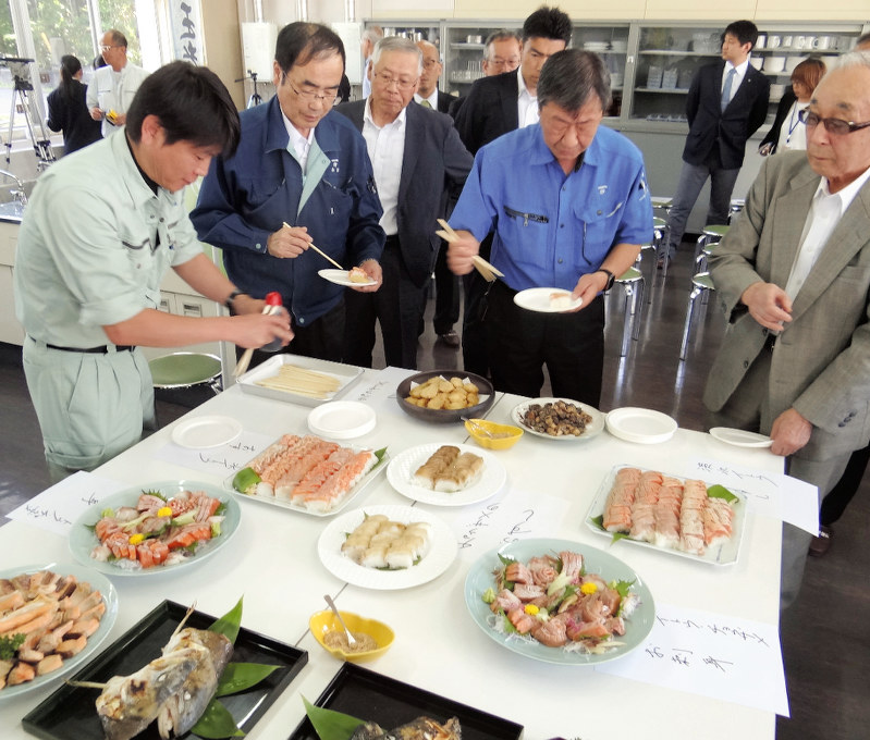 イトウ 淡水で生息 幻の魚 海水養殖可能 県立海洋高校が確認 新潟 毎日新聞